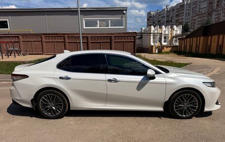 Toyota Camry, 2018 год, 2 350 000 рублей, 15 фотография