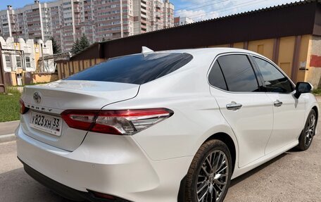 Toyota Camry, 2018 год, 2 350 000 рублей, 19 фотография