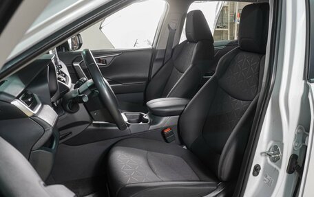 Toyota RAV4, 2020 год, 3 929 000 рублей, 10 фотография
