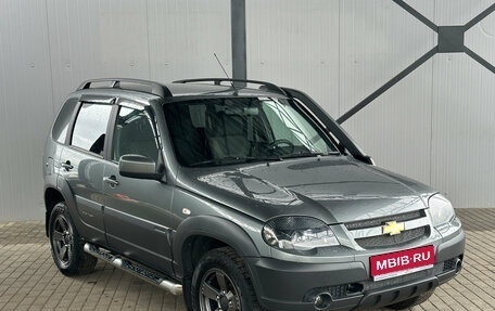 Chevrolet Niva I рестайлинг, 2018 год, 850 000 рублей, 1 фотография