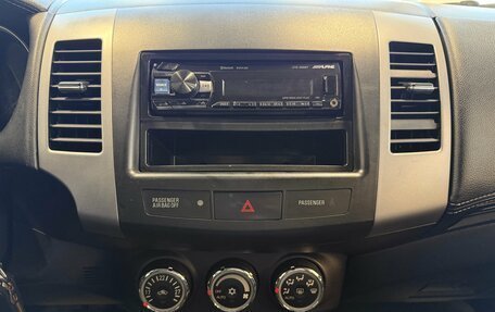 Mitsubishi Outlander III рестайлинг 3, 2010 год, 930 000 рублей, 12 фотография