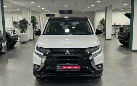 Mitsubishi Outlander III рестайлинг 3, 2022 год, 3 250 000 рублей, 2 фотография