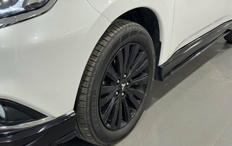 Mitsubishi Outlander III рестайлинг 3, 2022 год, 3 250 000 рублей, 22 фотография