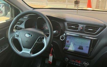 KIA Rio III рестайлинг, 2017 год, 850 000 рублей, 20 фотография