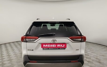 Toyota RAV4, 2021 год, 2 999 000 рублей, 6 фотография