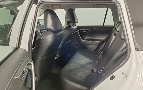 Toyota RAV4, 2021 год, 2 999 000 рублей, 12 фотография