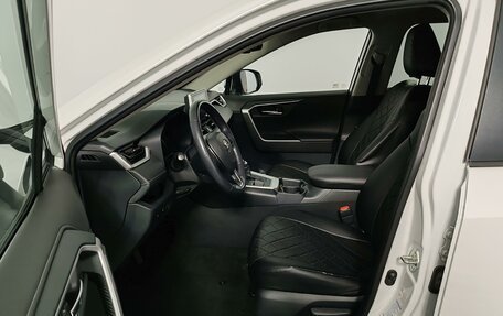 Toyota RAV4, 2021 год, 2 999 000 рублей, 16 фотография