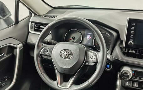 Toyota RAV4, 2021 год, 2 999 000 рублей, 17 фотография