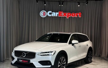 Volvo V60 Cross Country II, 2024 год, 5 600 000 рублей, 1 фотография