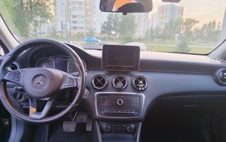 Mercedes-Benz A-Класс, 2017 год, 1 700 000 рублей, 14 фотография