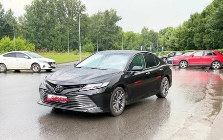 Toyota Camry, 2020 год, 3 100 000 рублей, 2 фотография