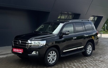Toyota Land Cruiser 200, 2018 год, 6 749 000 рублей, 6 фотография
