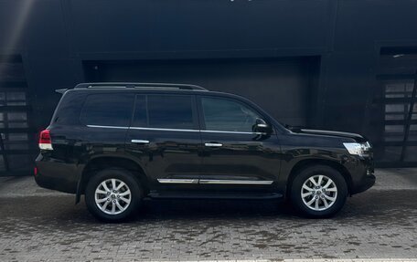 Toyota Land Cruiser 200, 2018 год, 6 749 000 рублей, 12 фотография