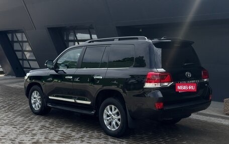 Toyota Land Cruiser 200, 2018 год, 6 749 000 рублей, 10 фотография