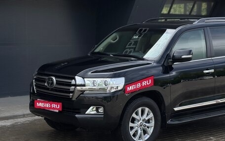 Toyota Land Cruiser 200, 2018 год, 6 749 000 рублей, 7 фотография