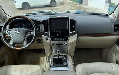 Toyota Land Cruiser 200, 2018 год, 6 749 000 рублей, 22 фотография