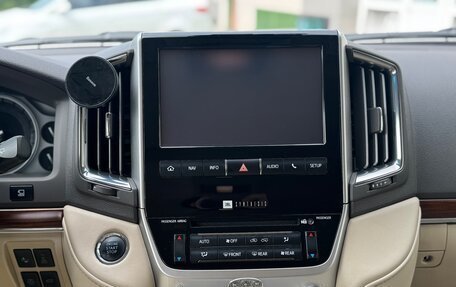 Toyota Land Cruiser 200, 2018 год, 6 749 000 рублей, 25 фотография
