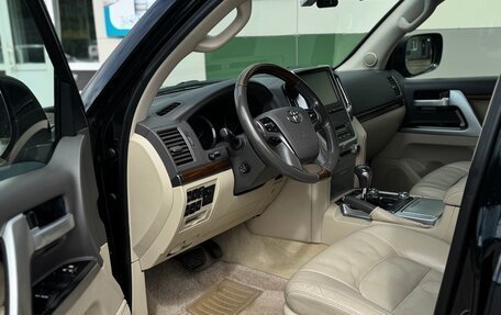 Toyota Land Cruiser 200, 2018 год, 6 749 000 рублей, 32 фотография