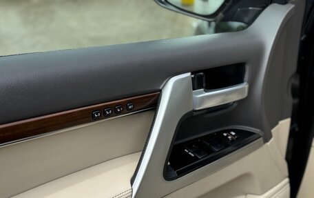 Toyota Land Cruiser 200, 2018 год, 6 749 000 рублей, 33 фотография