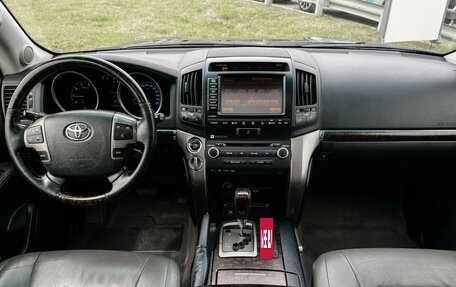 Toyota Land Cruiser 200, 2010 год, 2 999 000 рублей, 13 фотография
