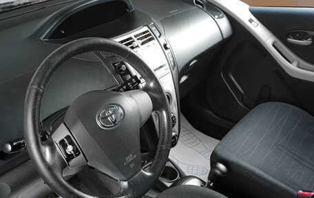Toyota Yaris III рестайлинг, 2006 год, 499 000 рублей, 8 фотография