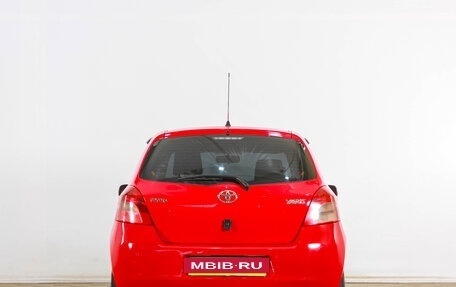 Toyota Yaris III рестайлинг, 2006 год, 499 000 рублей, 6 фотография