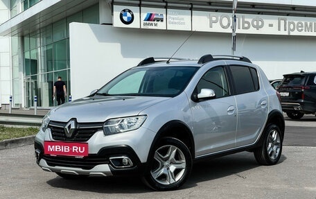 Renault Sandero II рестайлинг, 2018 год, 1 297 000 рублей, 2 фотография