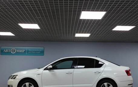 Skoda Octavia, 2018 год, 1 555 000 рублей, 8 фотография