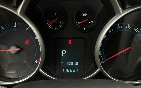 Chevrolet Cruze II, 2011 год, 880 000 рублей, 14 фотография