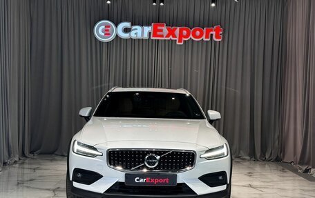 Volvo V60 Cross Country II, 2024 год, 5 600 000 рублей, 2 фотография