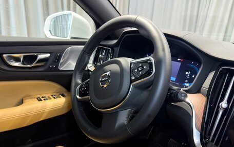 Volvo V60 Cross Country II, 2024 год, 5 600 000 рублей, 8 фотография
