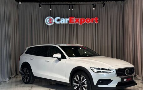 Volvo V60 Cross Country II, 2024 год, 5 600 000 рублей, 3 фотография