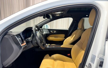 Volvo V60 Cross Country II, 2024 год, 5 600 000 рублей, 14 фотография