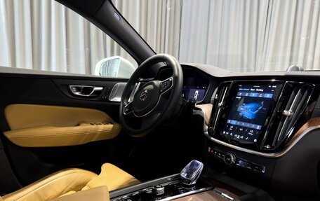 Volvo V60 Cross Country II, 2024 год, 5 600 000 рублей, 21 фотография