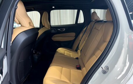 Volvo V60 Cross Country II, 2024 год, 5 600 000 рублей, 19 фотография