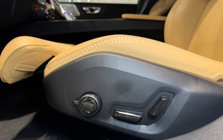 Volvo V60 Cross Country II, 2024 год, 5 600 000 рублей, 13 фотография
