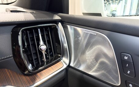 Volvo V60 Cross Country II, 2024 год, 5 600 000 рублей, 25 фотография