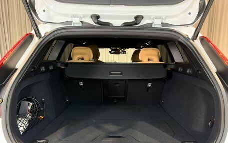 Volvo V60 Cross Country II, 2024 год, 5 600 000 рублей, 31 фотография