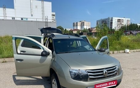 Renault Duster I рестайлинг, 2014 год, 950 000 рублей, 2 фотография