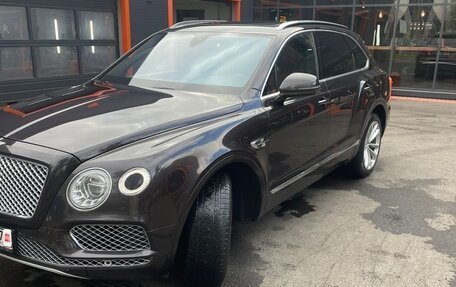 Bentley Bentayga I, 2016 год, 9 999 000 рублей, 2 фотография