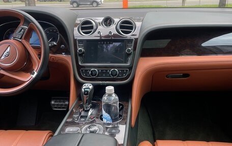 Bentley Bentayga I, 2016 год, 9 999 000 рублей, 8 фотография