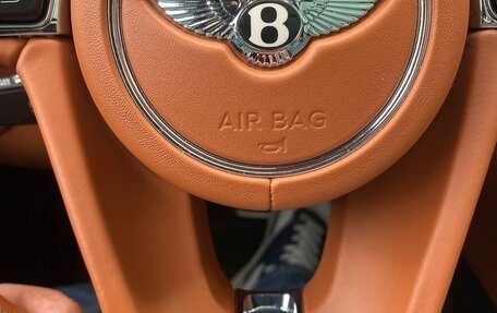 Bentley Bentayga I, 2016 год, 9 999 000 рублей, 10 фотография