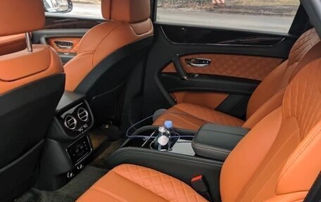 Bentley Bentayga I, 2016 год, 9 999 000 рублей, 5 фотография