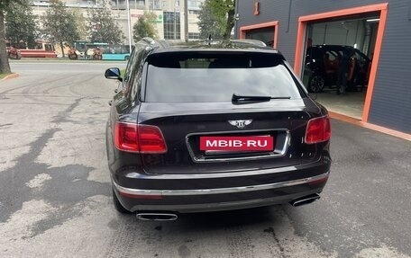 Bentley Bentayga I, 2016 год, 9 999 000 рублей, 4 фотография