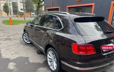 Bentley Bentayga I, 2016 год, 9 999 000 рублей, 13 фотография