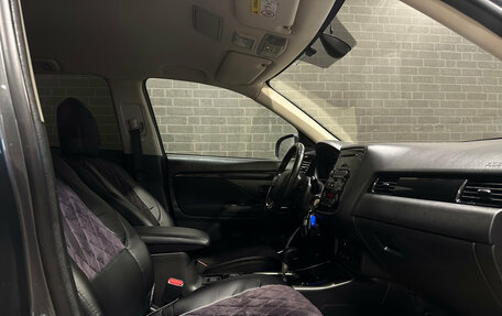 Mitsubishi Outlander III рестайлинг 3, 2018 год, 2 100 000 рублей, 9 фотография