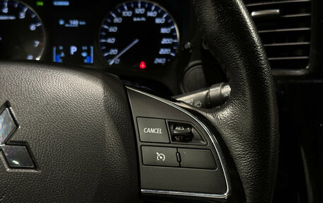 Mitsubishi Outlander III рестайлинг 3, 2018 год, 2 100 000 рублей, 19 фотография