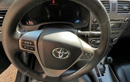 Toyota Avensis III рестайлинг, 2011 год, 1 370 000 рублей, 32 фотография
