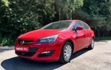 Opel Astra J, 2013 год, 930 000 рублей, 2 фотография