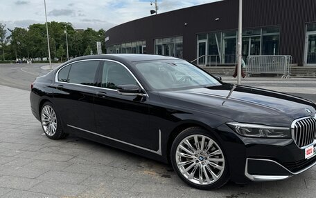 BMW 7 серия, 2019 год, 4 300 000 рублей, 3 фотография